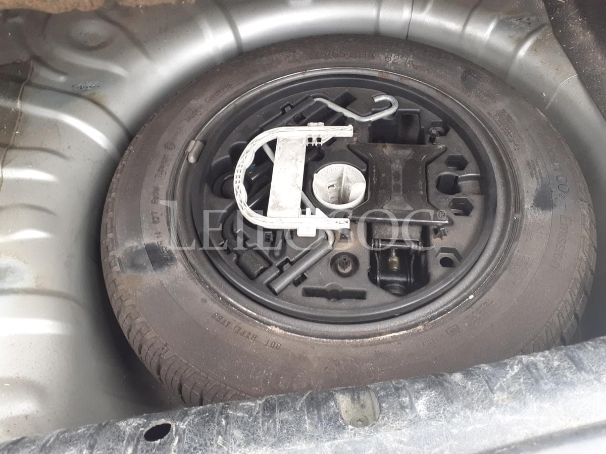 Renault Clio 1.5 DCI · 2 Lugares · Ano 2007 — imagen 16