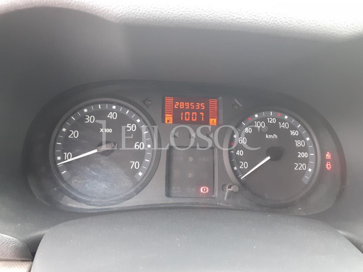 Renault Clio 1.5 DCI · 2 Lugares · Ano 2007 — imagen 12