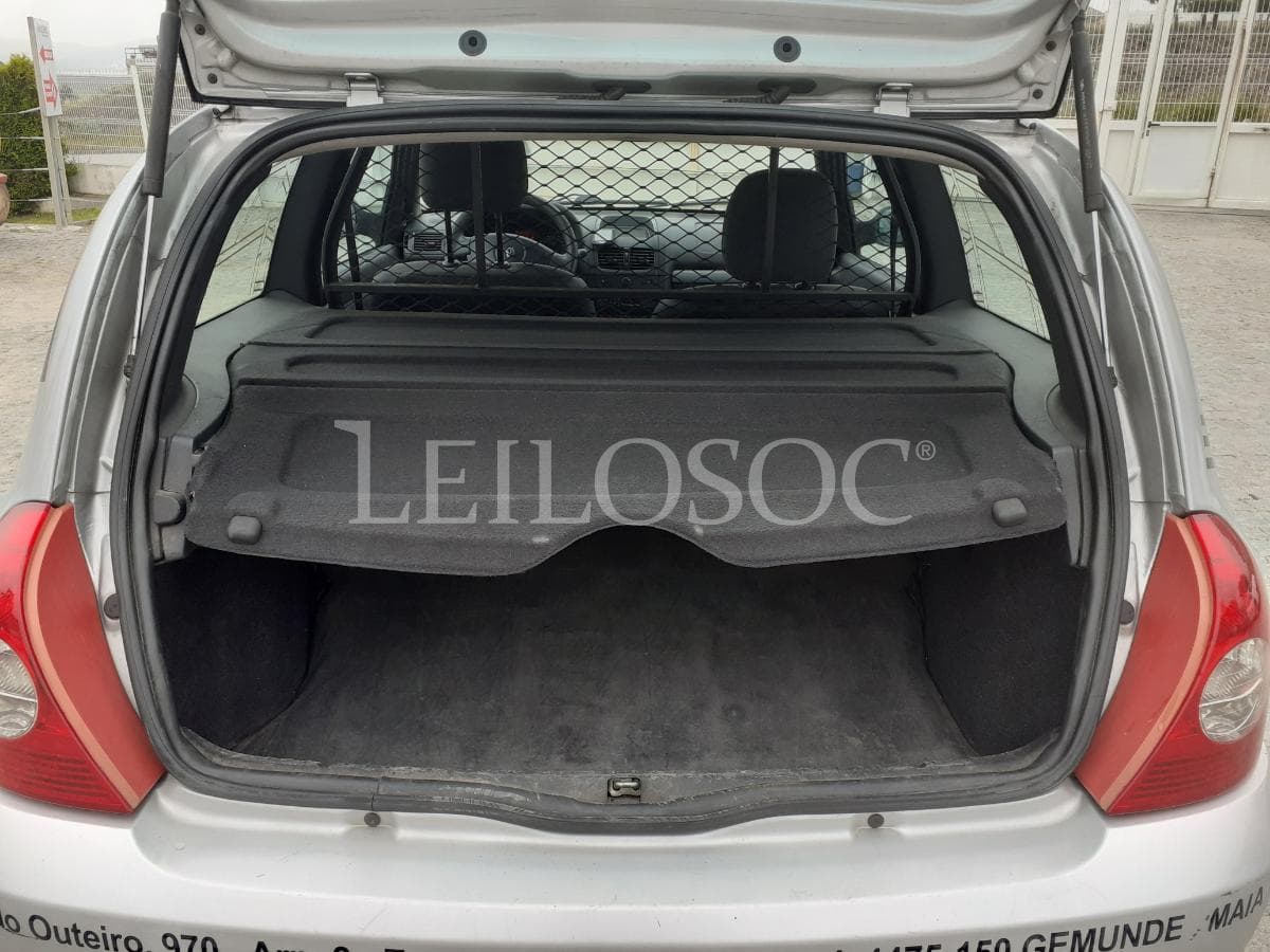 Renault Clio 1.5 DCI · 2 Lugares · Ano 2007 — imagen 15
