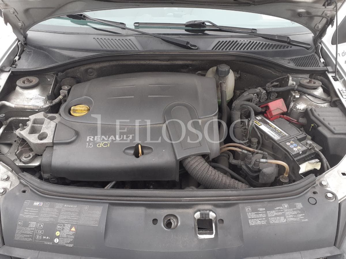 Renault Clio 1.5 DCI · 2 Lugares · Ano 2007 — imagen 17
