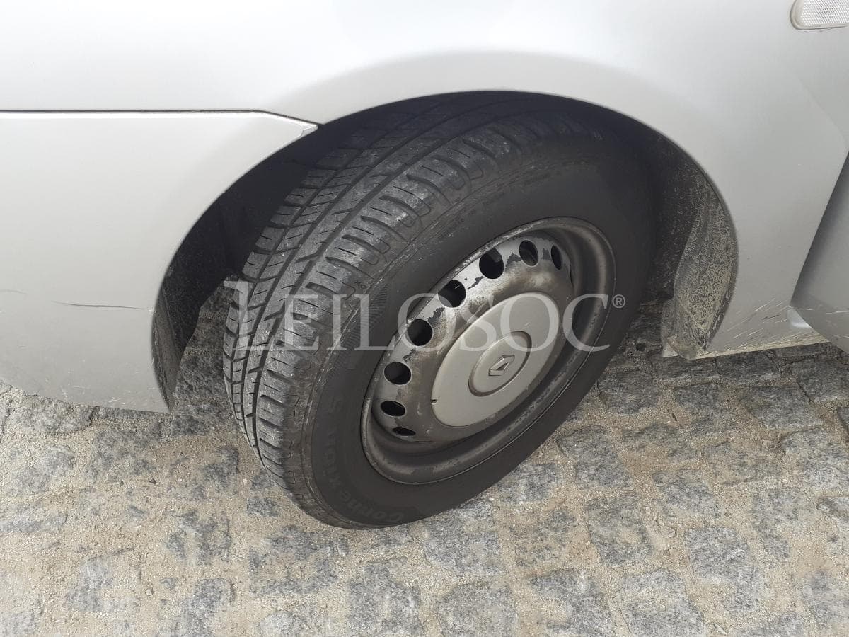 Renault Clio 1.5 DCI · 2 Lugares · Ano 2007 — imagen 19