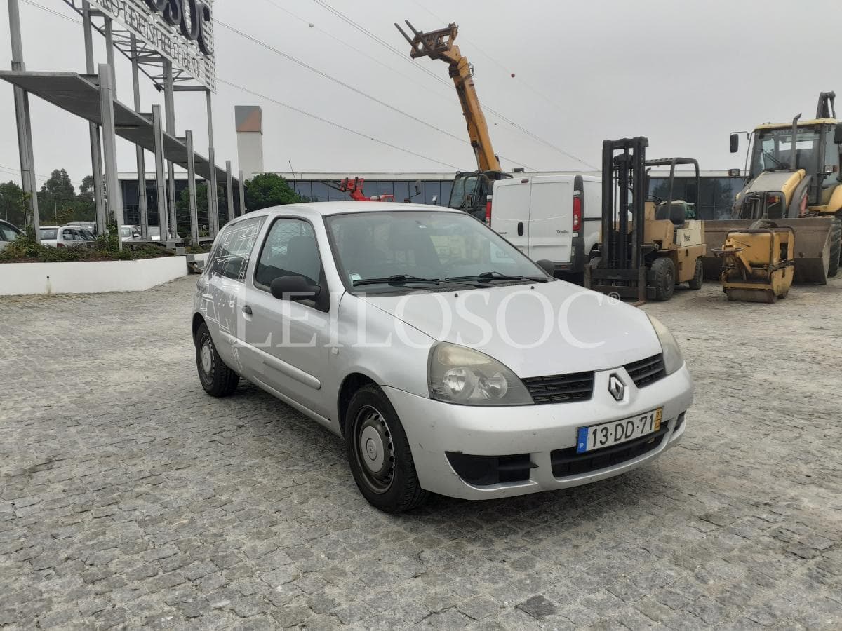 Renault Clio 1.5 DCI · 2 Lugares · Ano 2007 — imagen 1