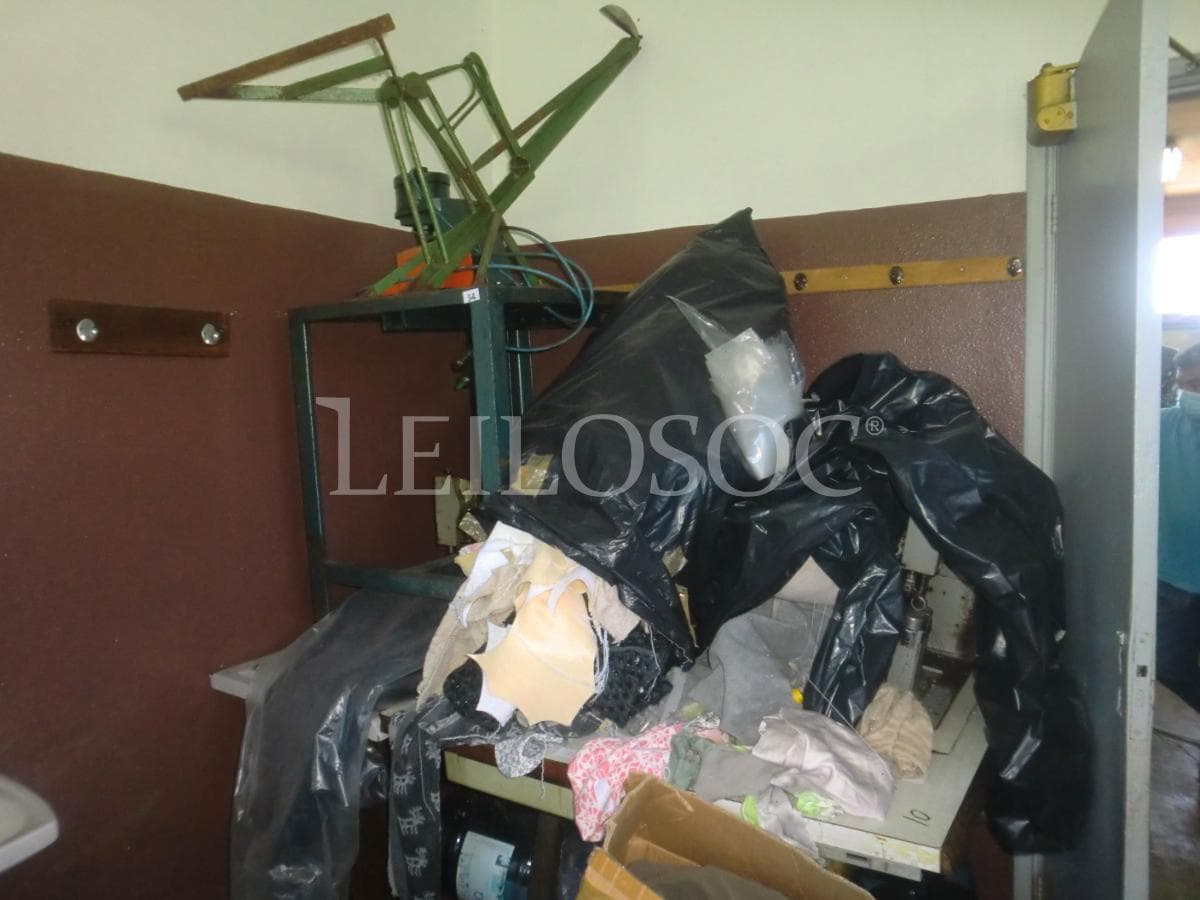 Máquina de ilhóses + Equipamento diverso — imagem 4