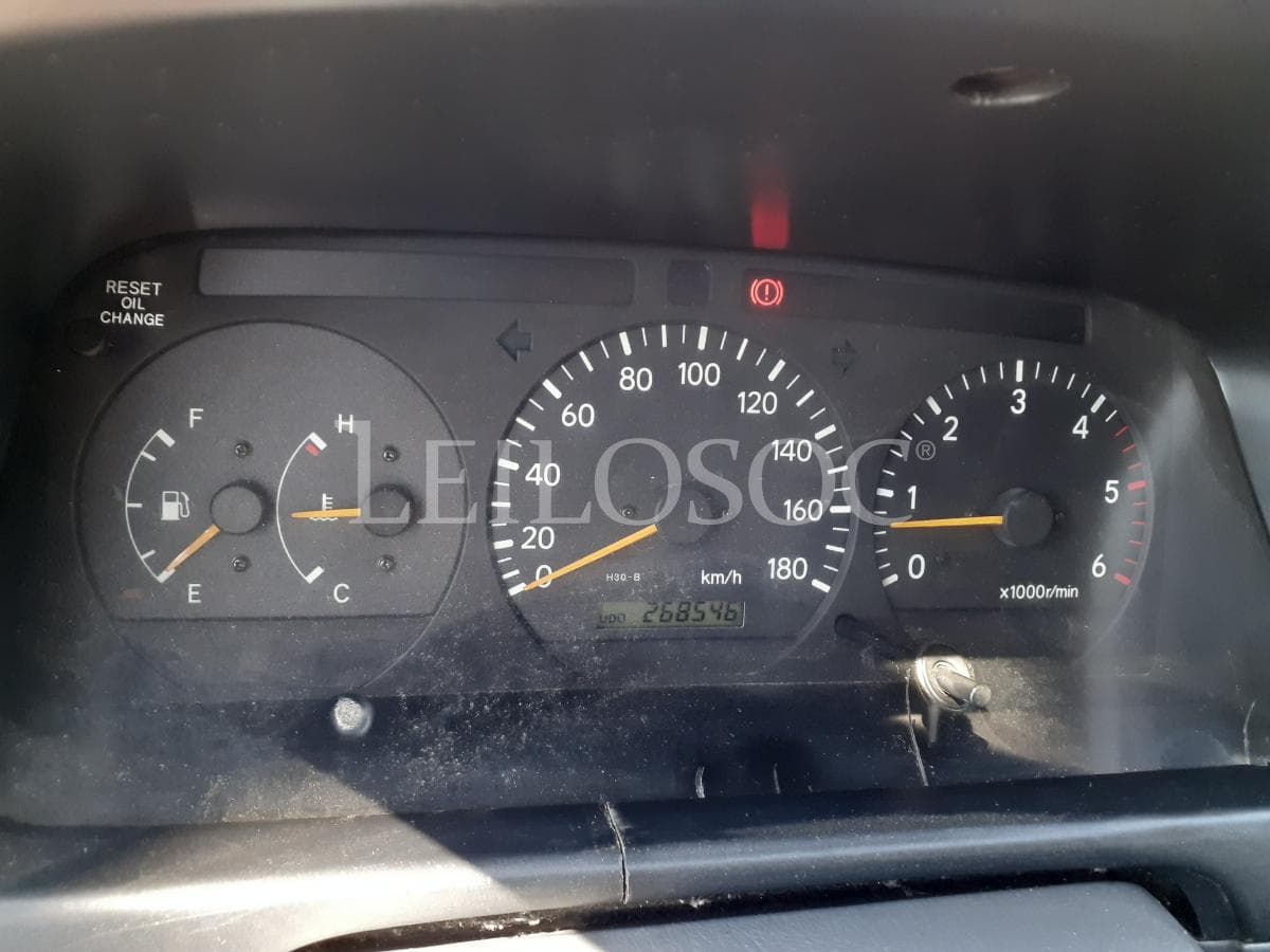 Toyota Hiace 2.5 · 9 Lugares · Ano 2003 — imagen 10