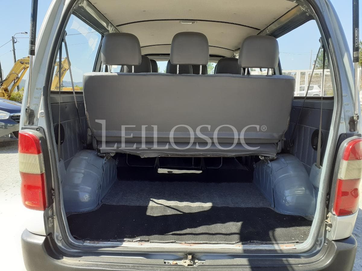 Toyota Hiace 2.5 · 9 Lugares · Ano 2003 — imagen 16