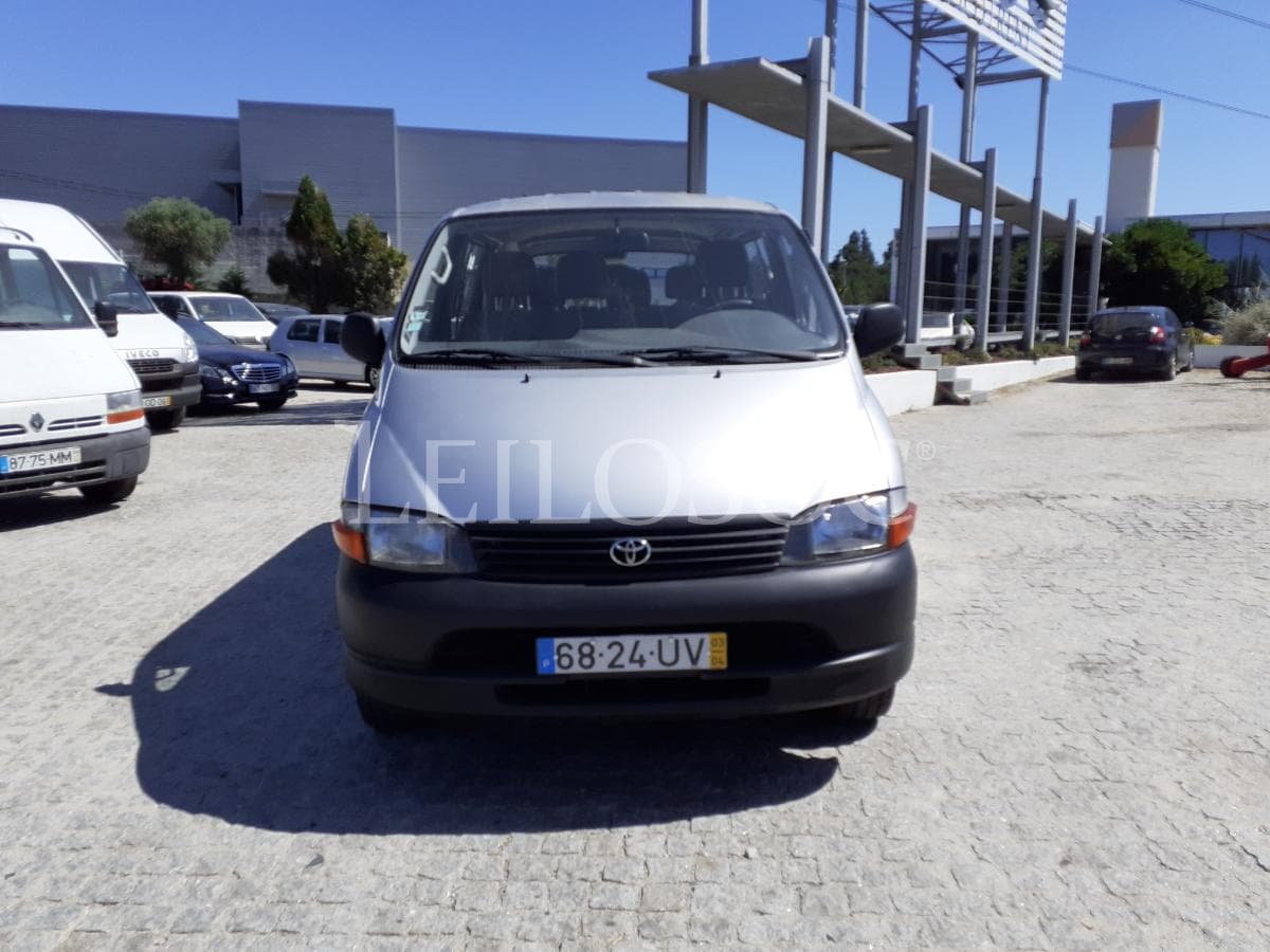 Toyota Hiace 2.5 · 9 Lugares · Ano 2003 — imagen 2