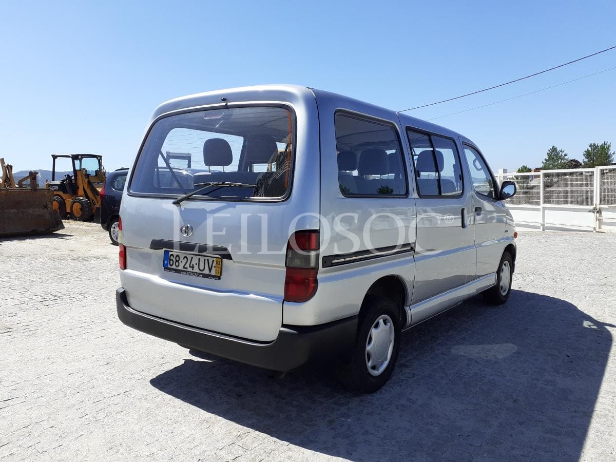 Toyota Hiace 2.5 · 9 Lugares · Ano 2003 — imagen 4