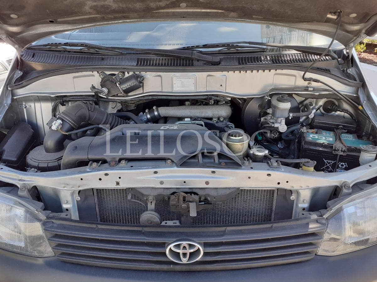 Toyota Hiace 2.5 · 9 Lugares · Ano 2003 — imagen 18