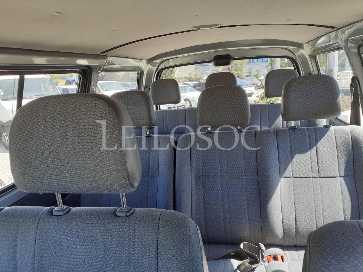 Toyota Hiace 2.5 · 9 Lugares · Ano 2003 — imagen 15