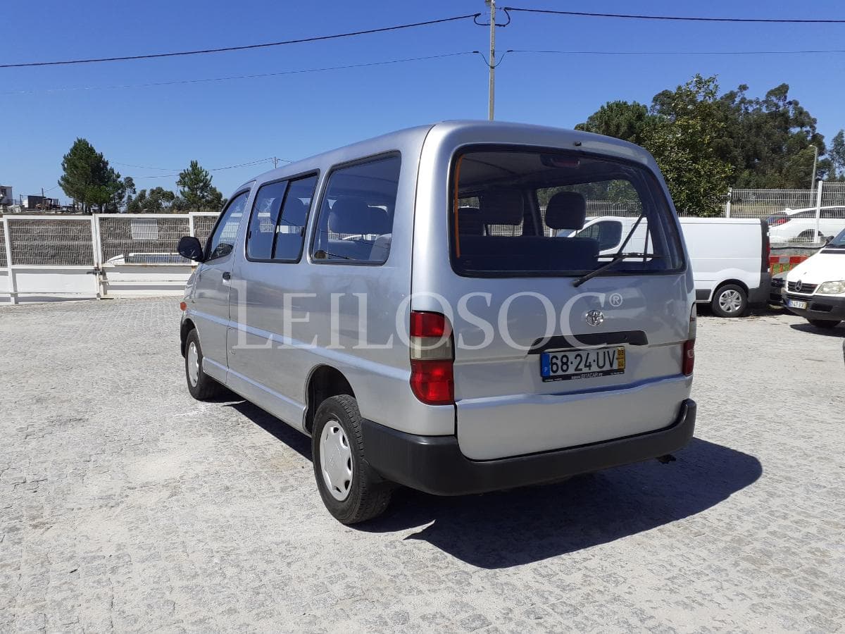 Toyota Hiace 2.5 · 9 Lugares · Ano 2003 — imagen 6