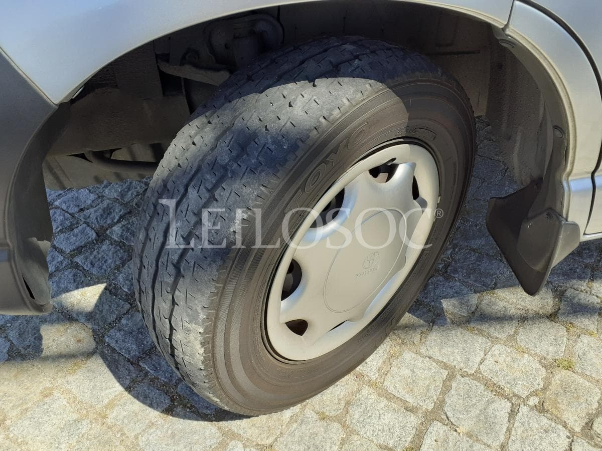Toyota Hiace 2.5 · 9 Lugares · Ano 2003 — imagen 20