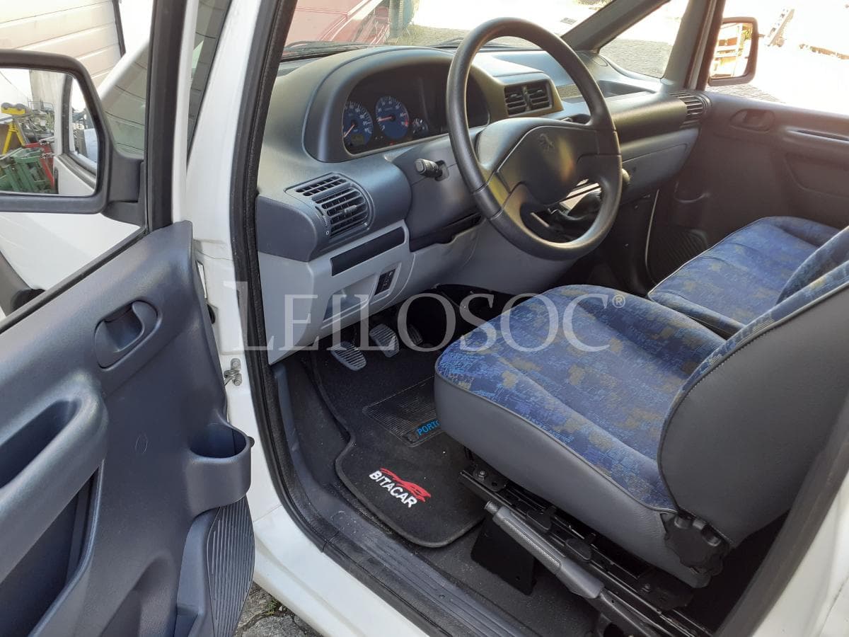 Peugeot Expert 1.9D · Ano 2001 · Caixa Isotérmica — image 8