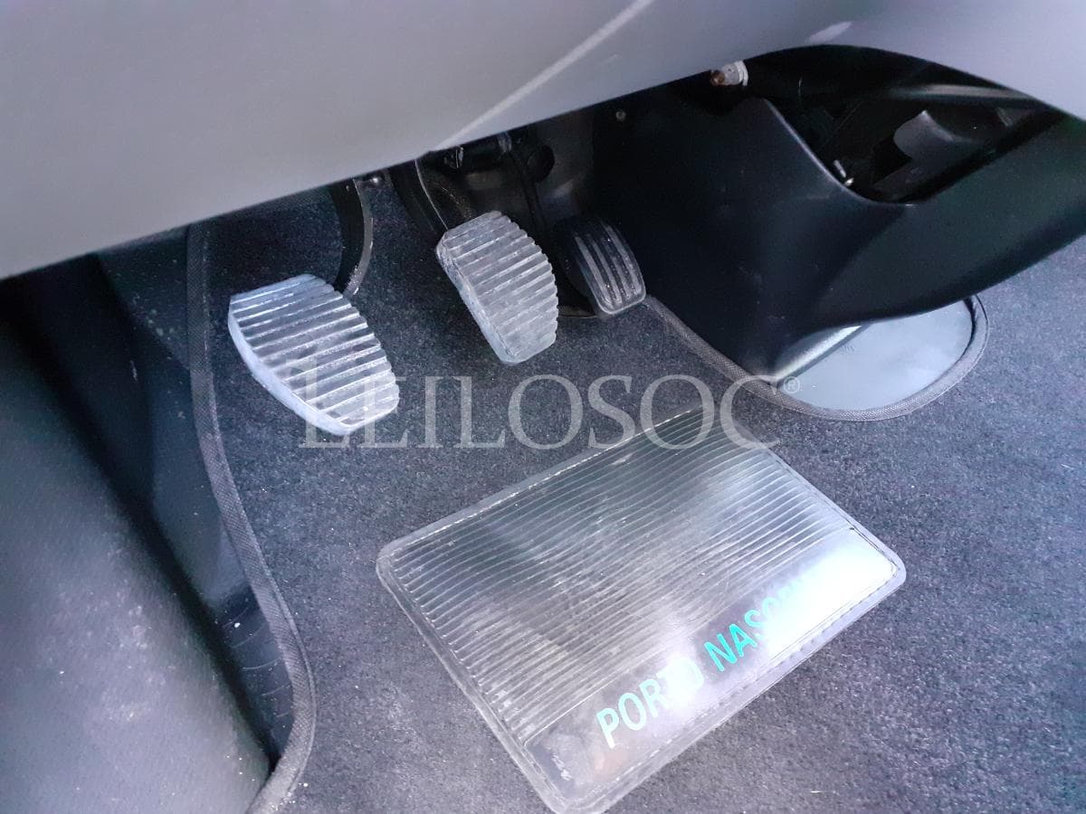 Peugeot Expert 1.9D · Ano 2001 · Caixa Isotérmica — image 13