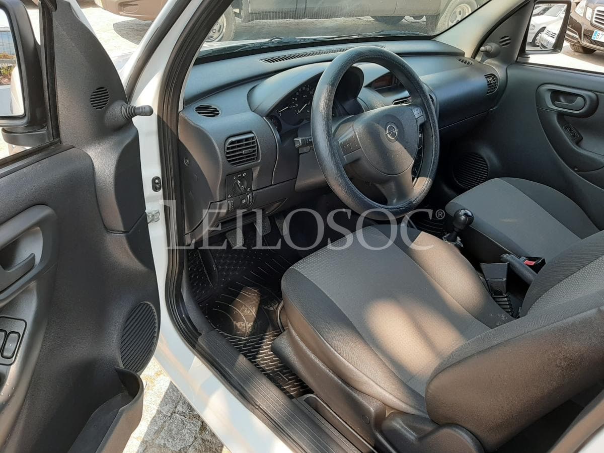 Opel Combo 1.7 CDTI · Ano 2010 — imagem 9