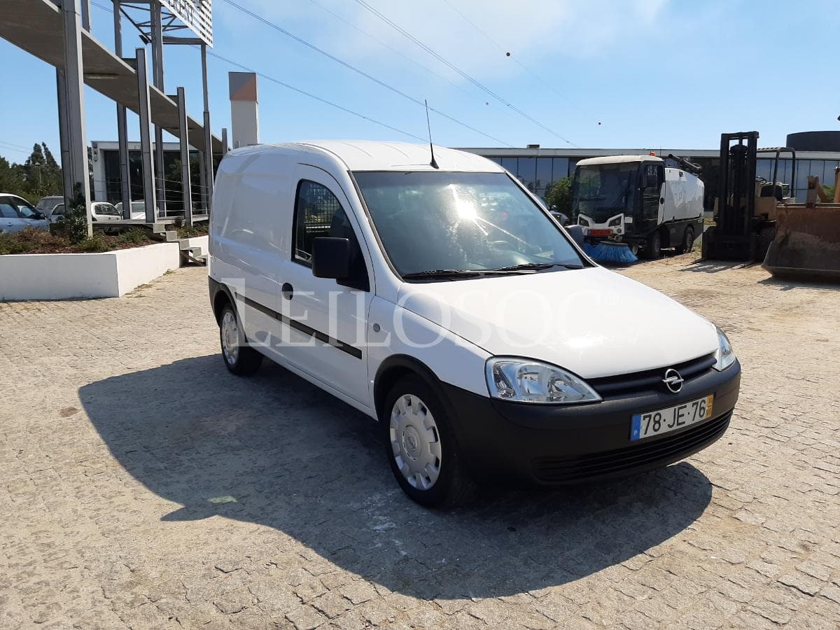 Opel Combo 1.7 CDTI · Ano 2010 — imagem 1