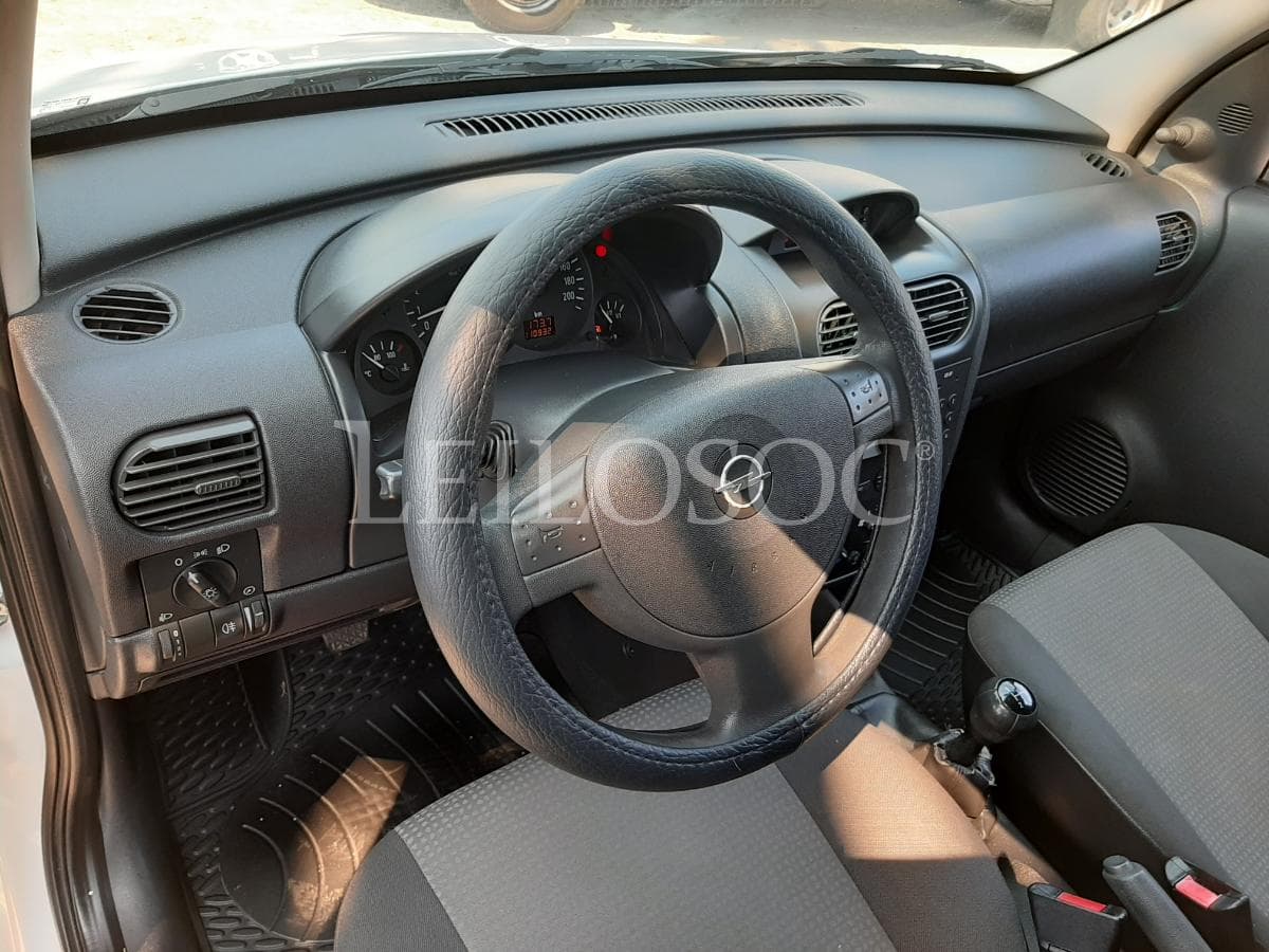 Opel Combo 1.7 CDTI · Ano 2010 — imagem 12