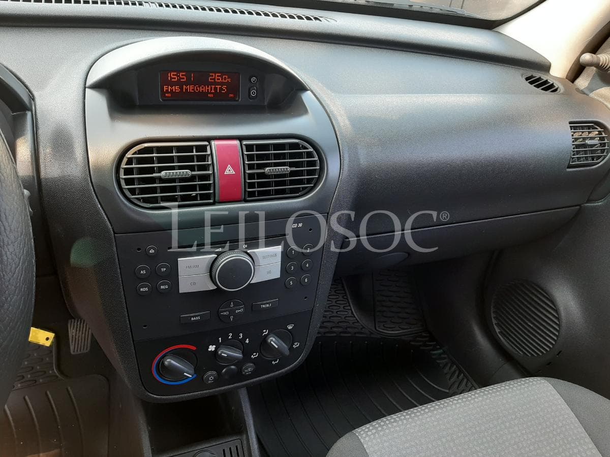 Opel Combo 1.7 CDTI · Ano 2010 — imagem 14