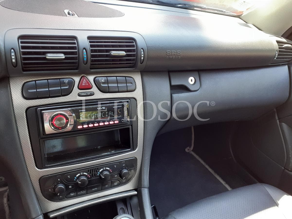 Mercedes-Benz C220 CDI Coupé · Ano 2001 — imagen 11