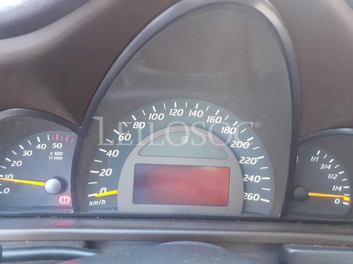 Mercedes-Benz C220 CDI Coupé · Ano 2001 — imagen 15