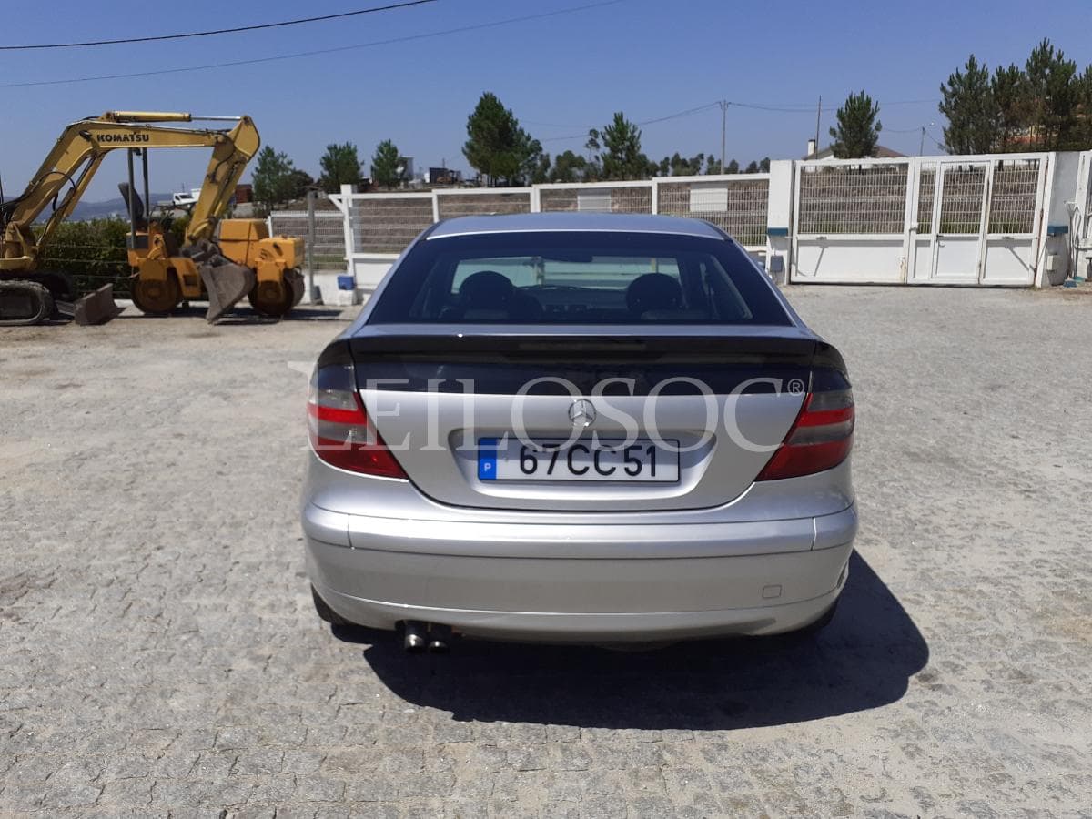 Mercedes-Benz C220 CDI Coupé · Ano 2001 — imagen 5