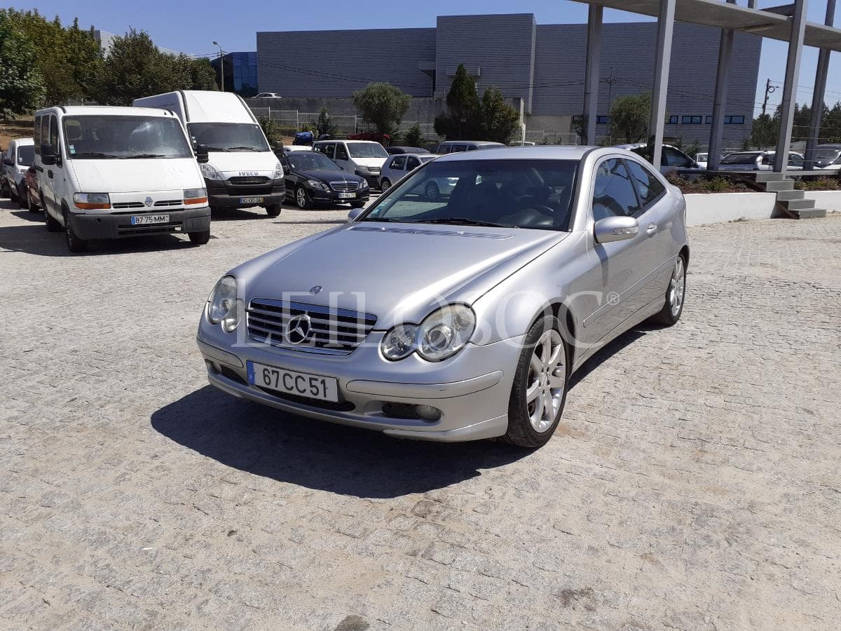 Mercedes-Benz C220 CDI Coupé · Ano 2001 — imagen 3