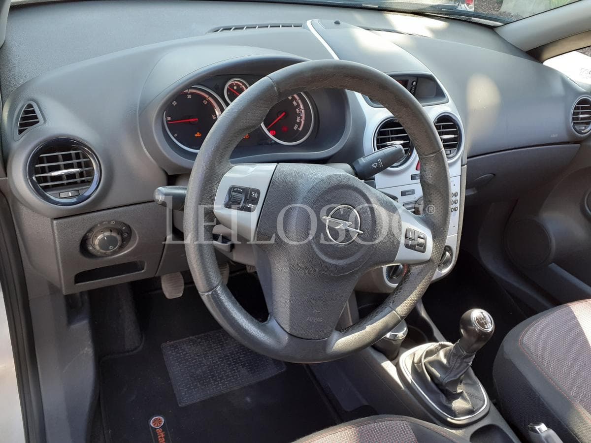 Opel Corsa Van 1.3 CDTI · Ano 2007 — imagem 12
