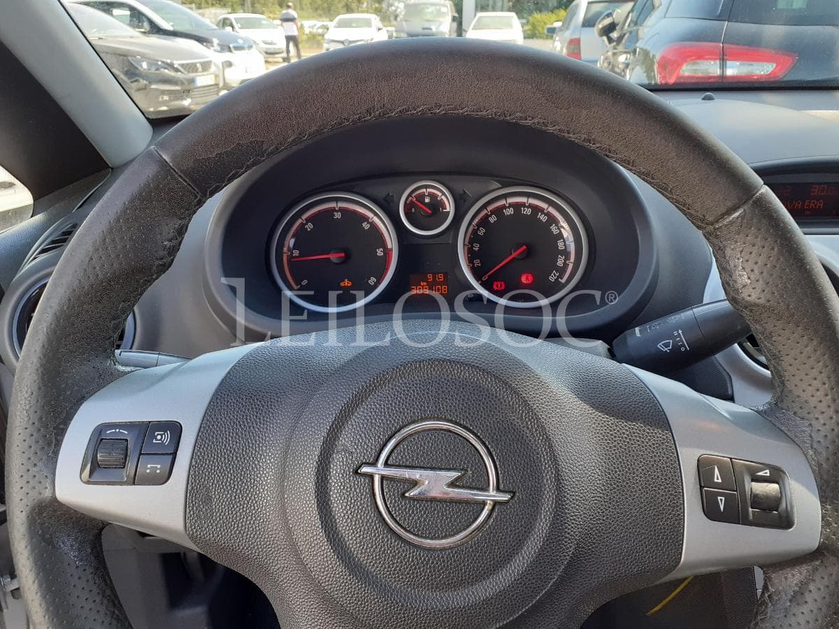 Opel Corsa Van 1.3 CDTI · Ano 2007 — imagem 17
