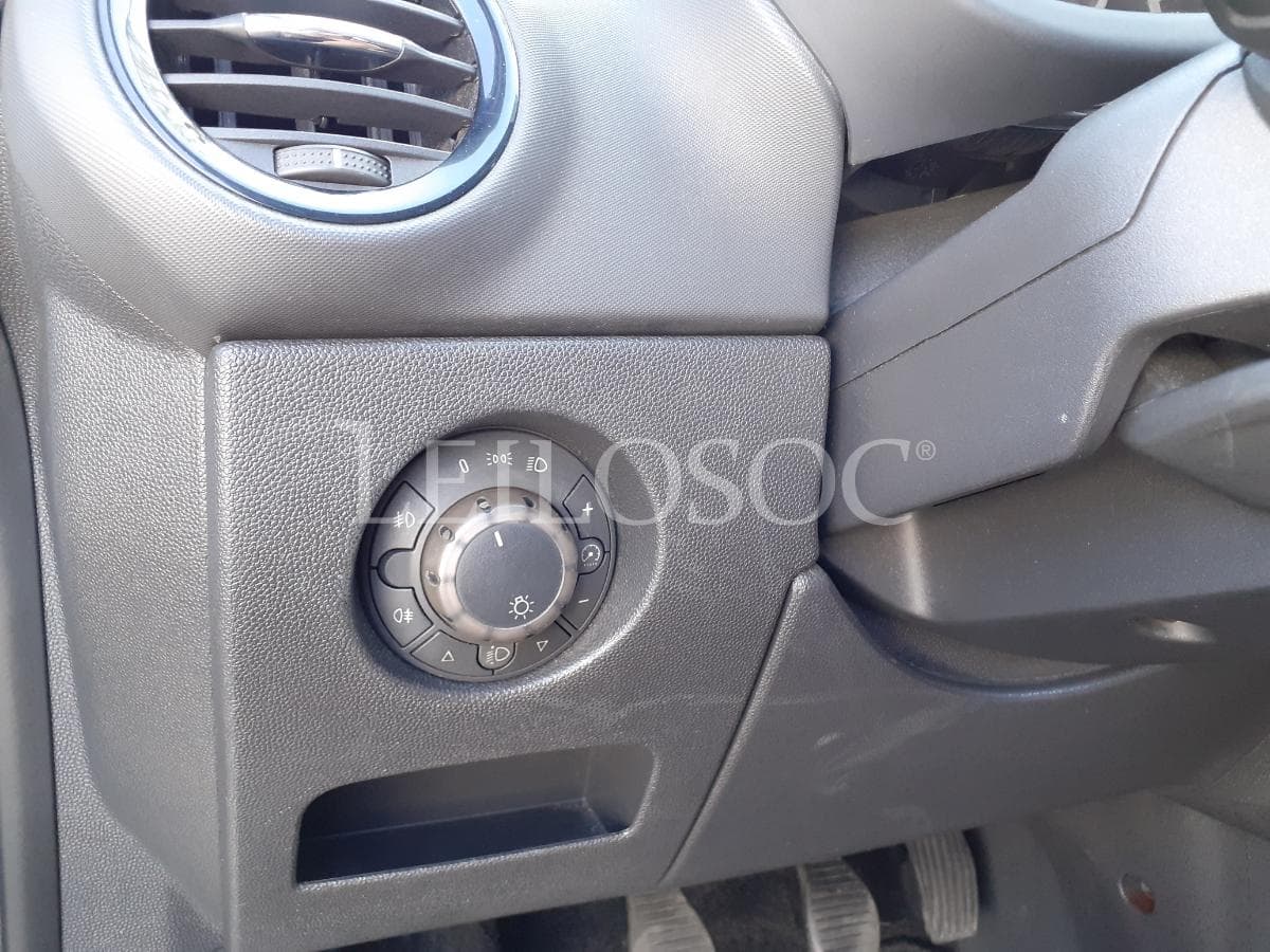Opel Corsa Van 1.3 CDTI · Ano 2007 — imagem 18