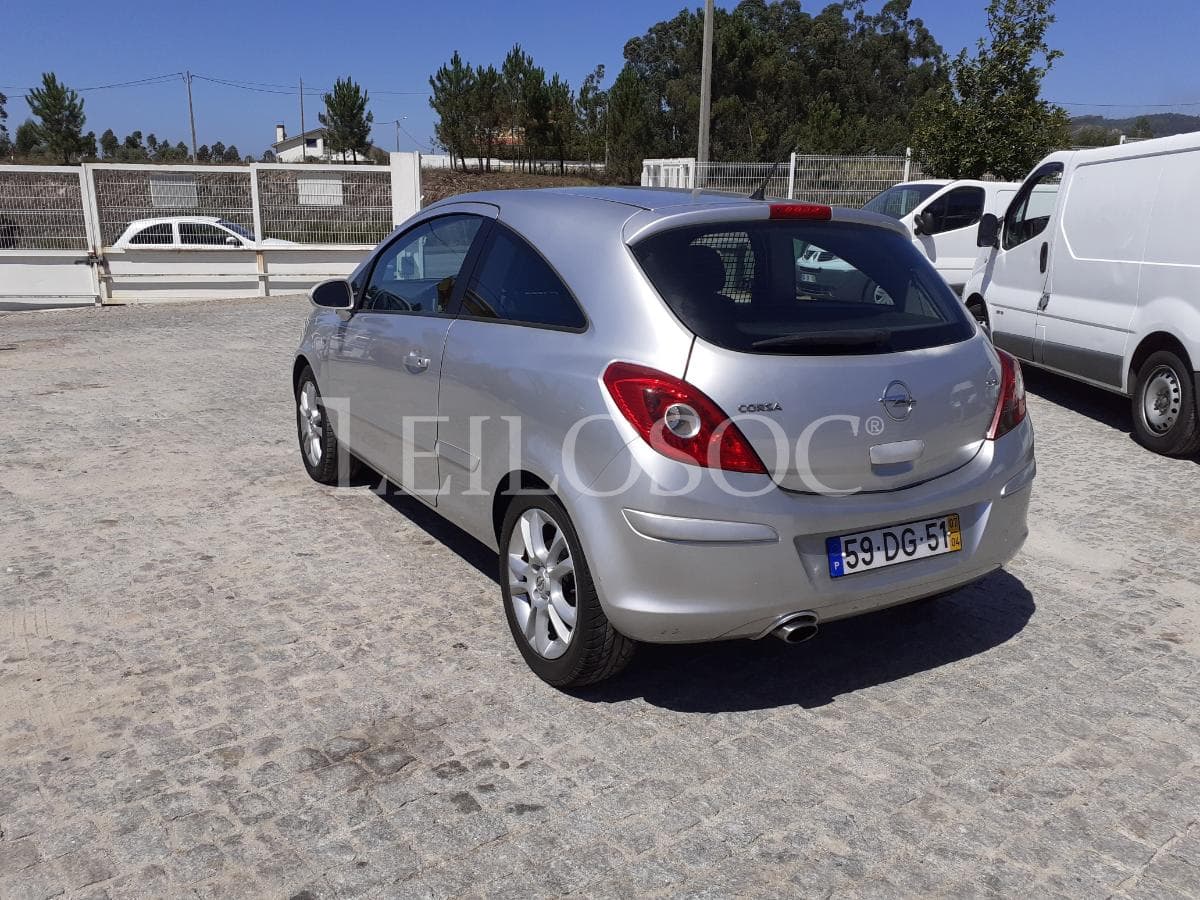 Opel Corsa Van 1.3 CDTI · Ano 2007 — imagem 6
