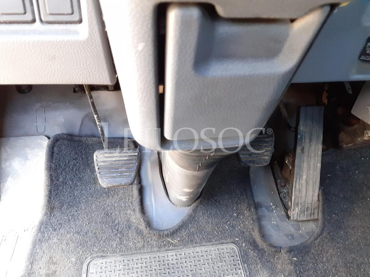 Mitsubishi Canter Fuso · Ano 2009 — imagem 10