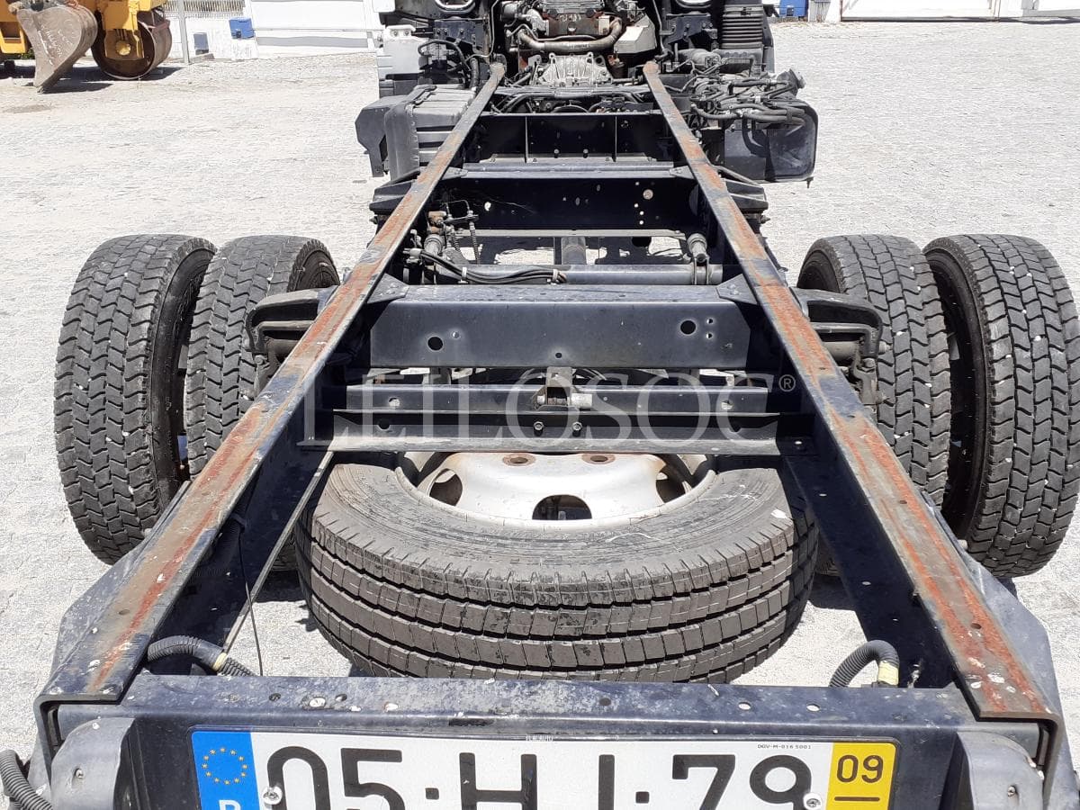 Mitsubishi Canter Fuso · Ano 2009 — imagem 16