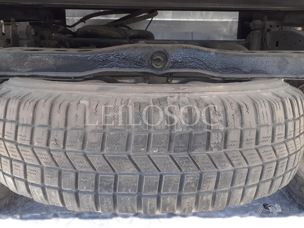 Toyota Hilux 2.5 D4D 4x4 · Ano 2013 — image 8