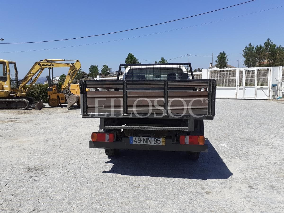 Toyota Hilux 2.5 D4D 4x4 · Ano 2013 — image 5