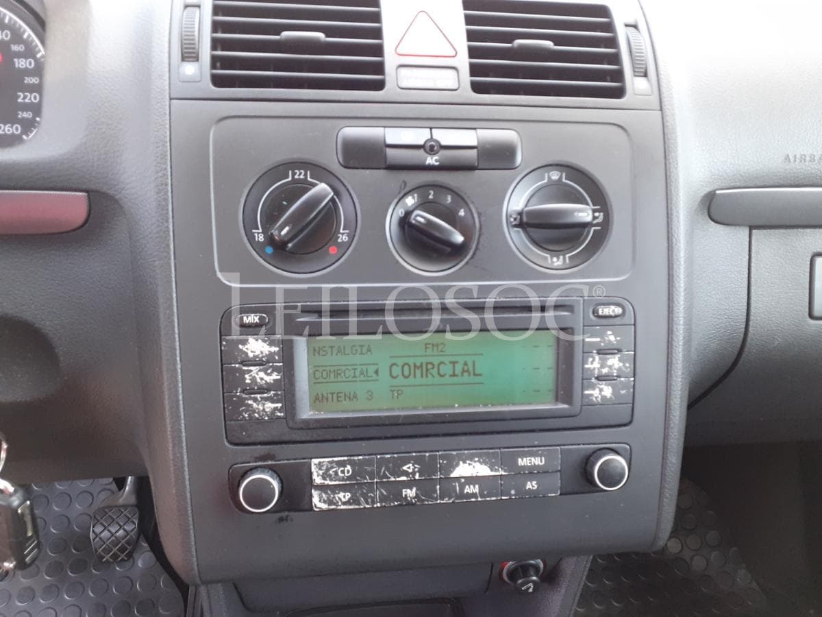Volkswagen Touran 1.9 TDI · 7 Lugares · Ano 2004 — imagen 10