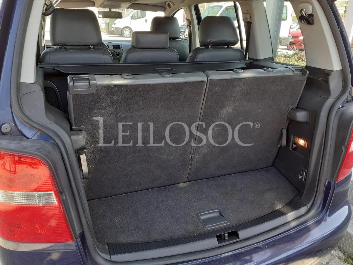 Volkswagen Touran 1.9 TDI · 7 Lugares · Ano 2004 — imagen 18