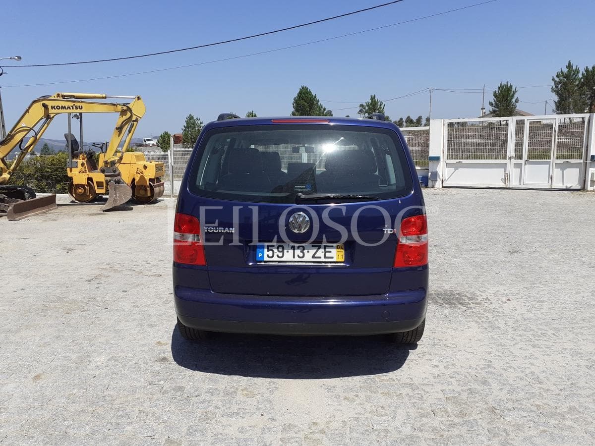 Volkswagen Touran 1.9 TDI · 7 Lugares · Ano 2004 — imagen 5