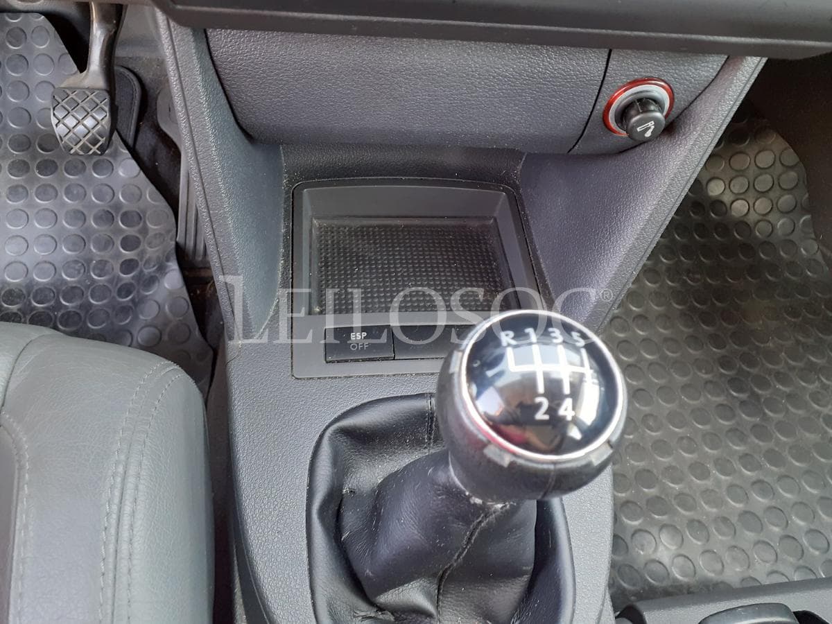Volkswagen Touran 1.9 TDI · 7 Lugares · Ano 2004 — imagen 11