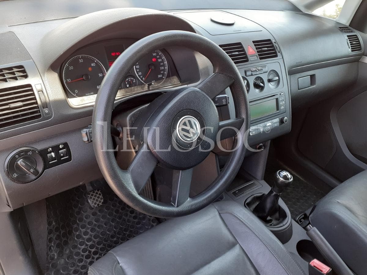 Volkswagen Touran 1.9 TDI · 7 Lugares · Ano 2004 — imagen 9