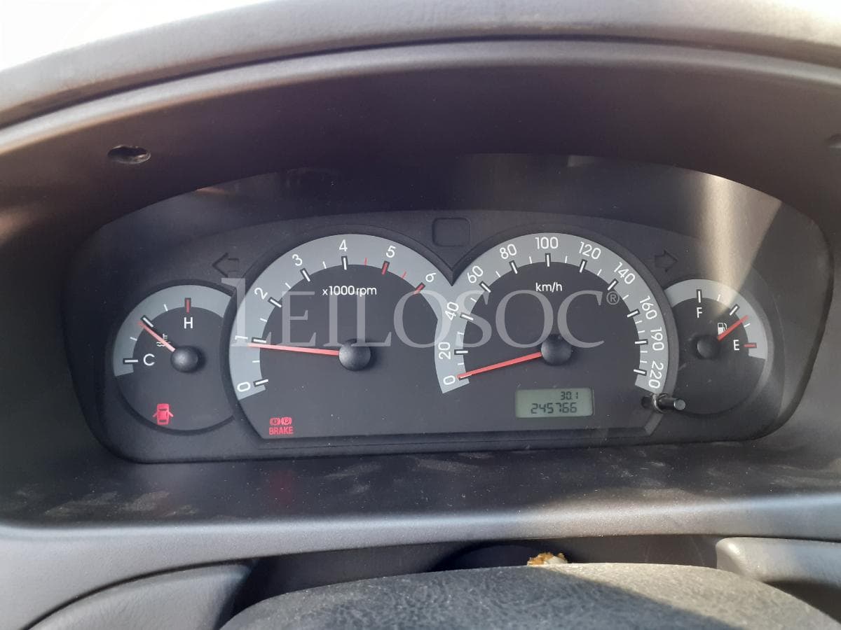 Hyundai Elantra 2.0 CRDI · Ano 2003 — imagen 10