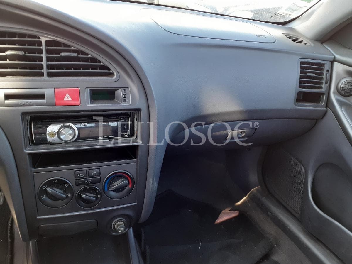 Hyundai Elantra 2.0 CRDI · Ano 2003 — imagen 11