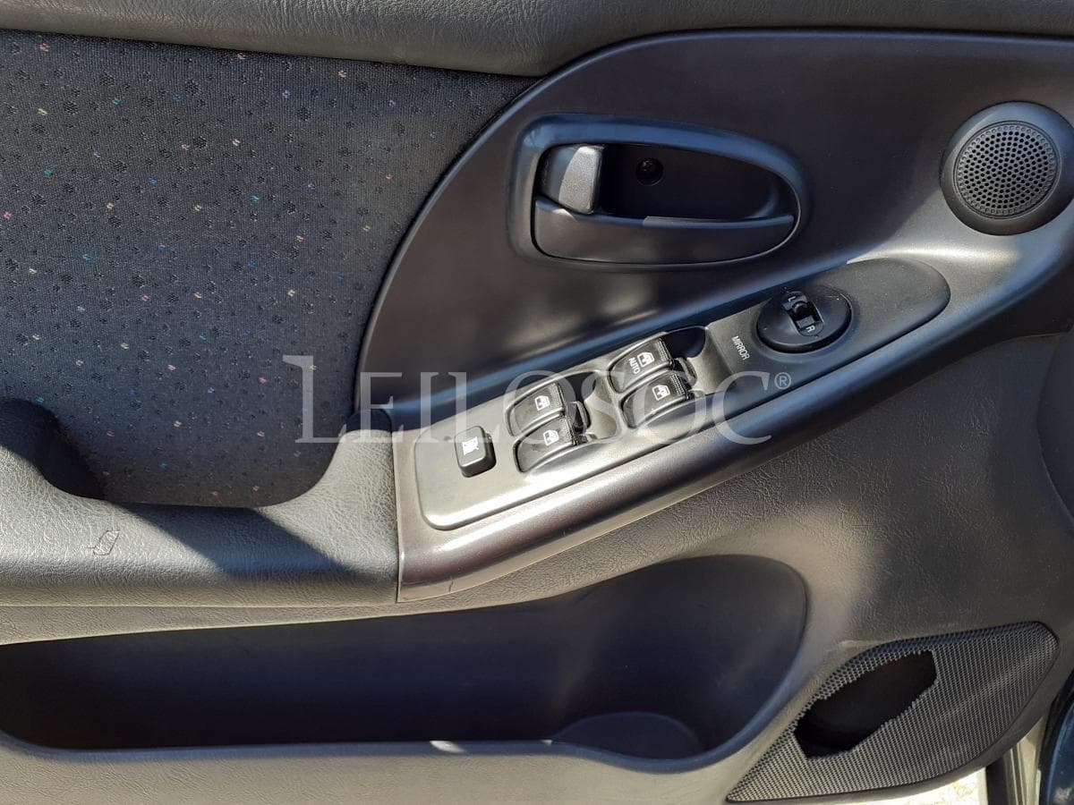 Hyundai Elantra 2.0 CRDI · Ano 2003 — imagen 12