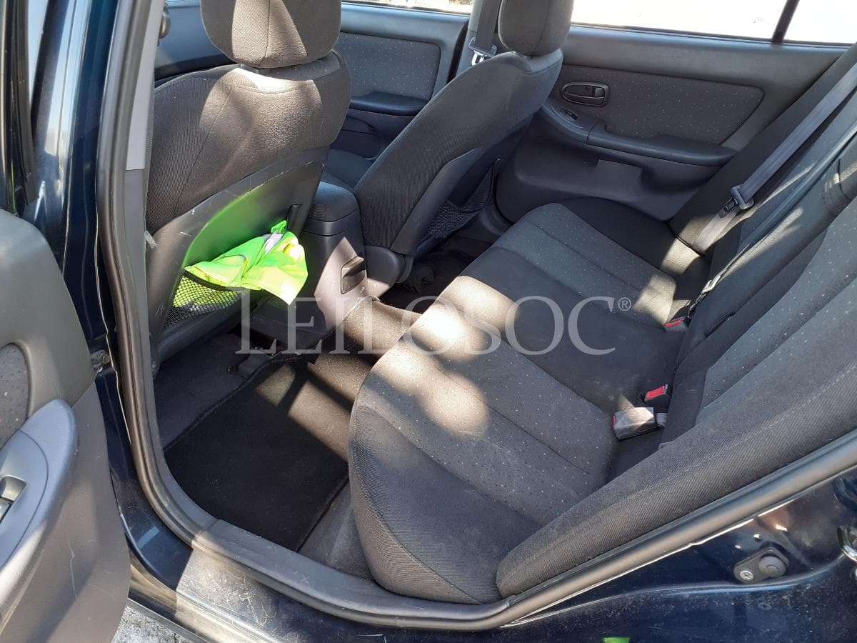 Hyundai Elantra 2.0 CRDI · Ano 2003 — imagen 17