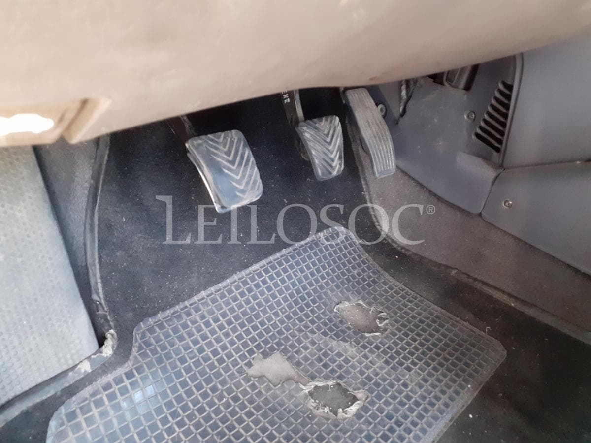 Hyundai Elantra 2.0 CRDI · Ano 2003 — imagen 16