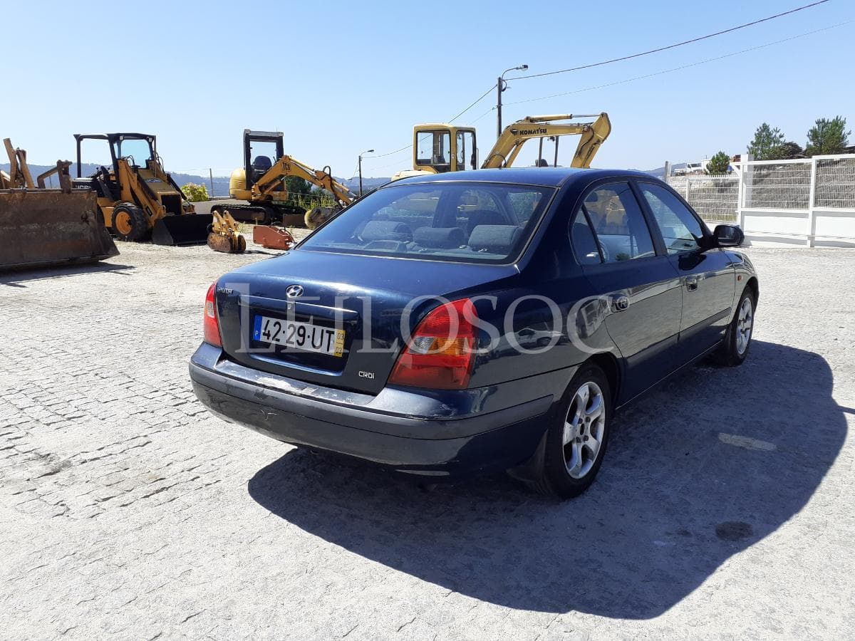 Hyundai Elantra 2.0 CRDI · Ano 2003 — imagen 4