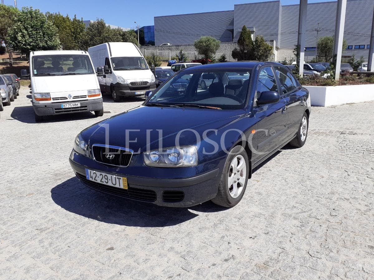 Hyundai Elantra 2.0 CRDI · Ano 2003 — imagen 3