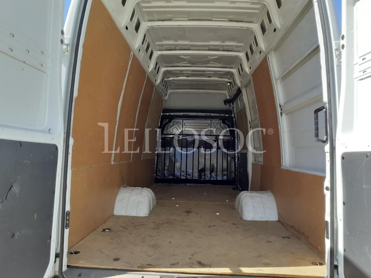 Iveco Daily 35C13 · Ano 2013 — image 7