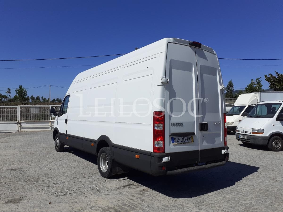 Iveco Daily 35C13 · Ano 2013 — image 4