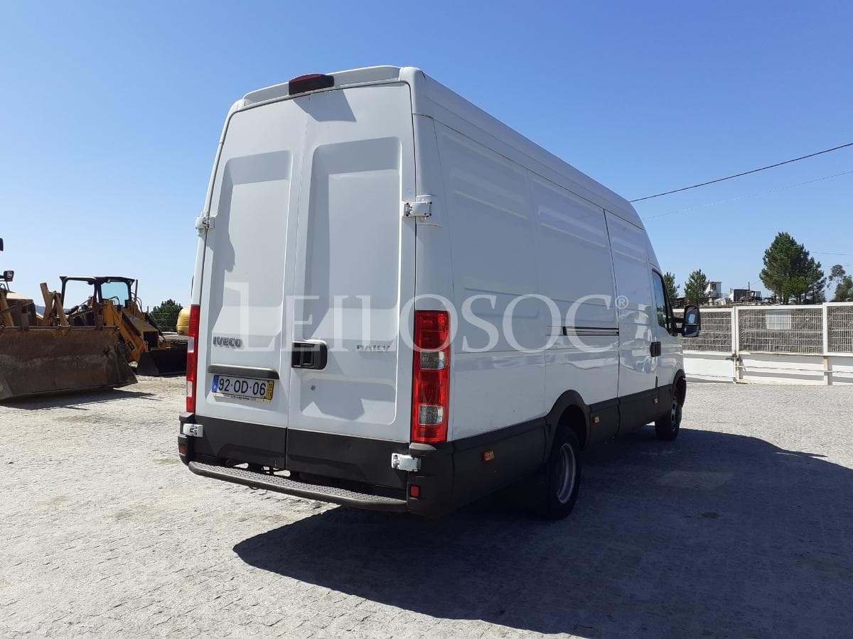 Iveco Daily 35C13 · Ano 2013 — image 6