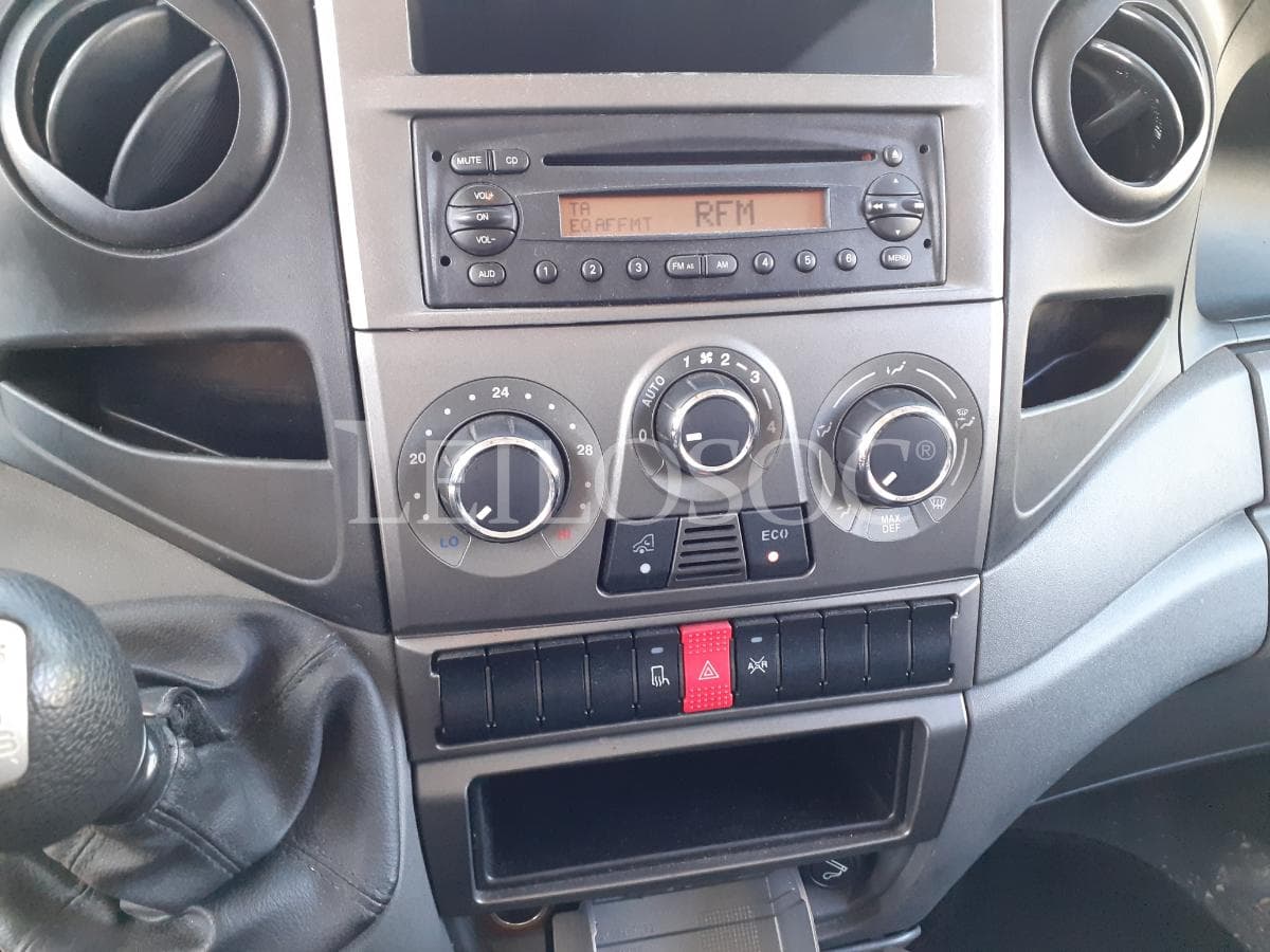 Iveco Daily 35C13 · Ano 2013 — image 14