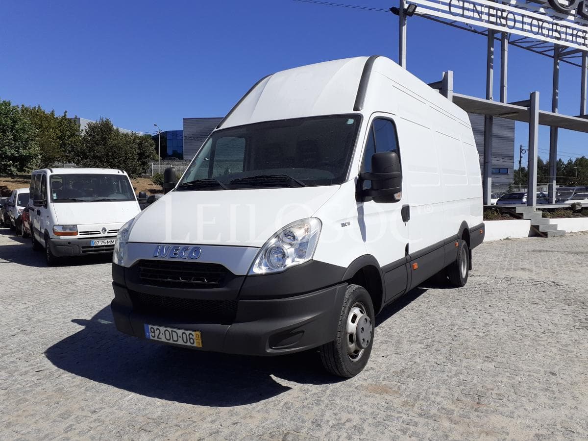 Iveco Daily 35C13 · Ano 2013 — image 3